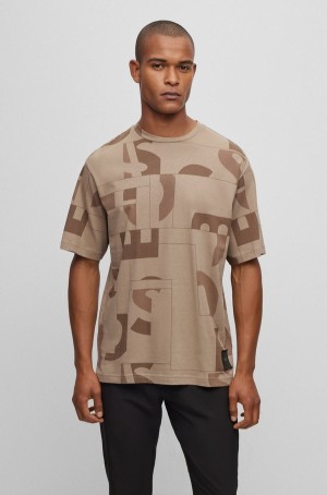 Camiseta Hugo Boss Relaxed-fit With All-over Logo Print Hombre Marrom Claro | 96453-QCGK