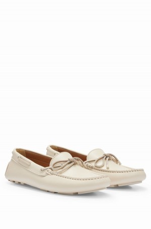 Tenis Planos Hugo Boss Driver In Cuero With Bow Detail Mujer Beige Claro | 64102-BOWT